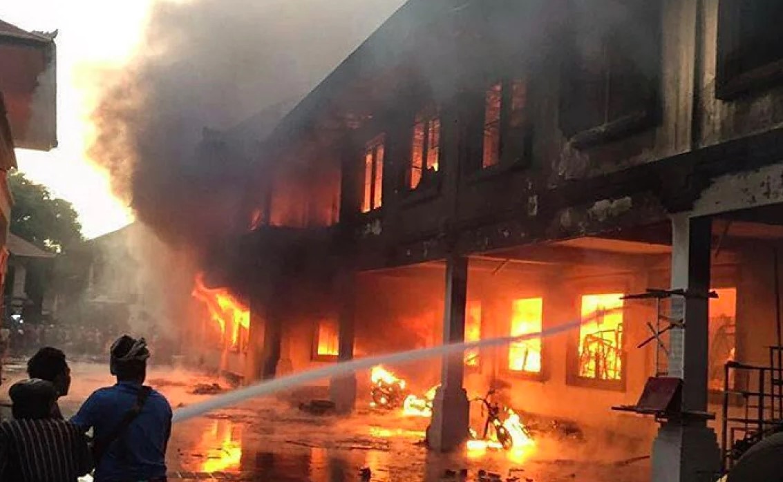 Locals Tried to Put Down Fire at Ubud Art Market by Mashable