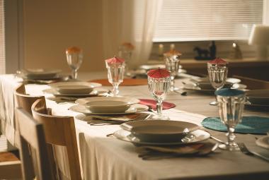 table_for_family_lunch