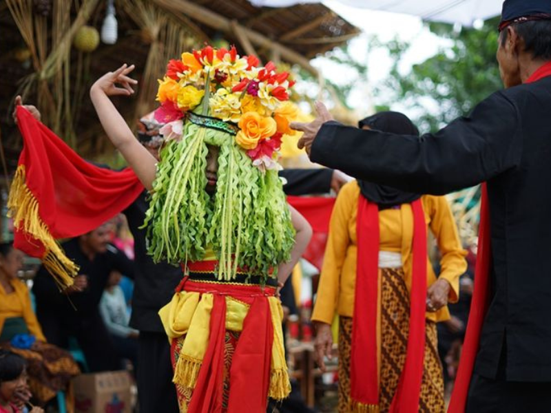 Seblang dance 